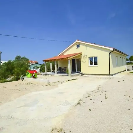 House Divna Holiday home